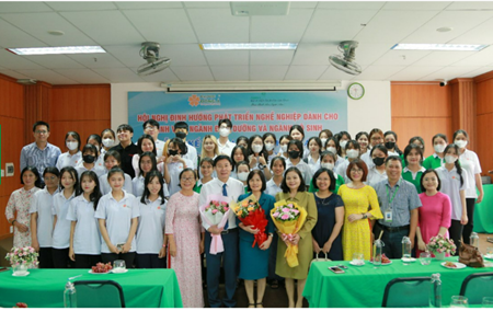 Cooperate with Family General Hospital in training and providing human resources